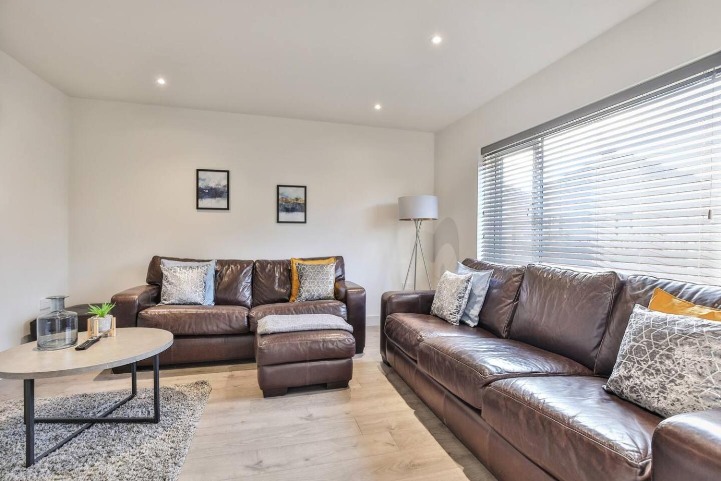Modern, Cosy Whole House Wifi Close To Attractions Sheffield Exterior foto